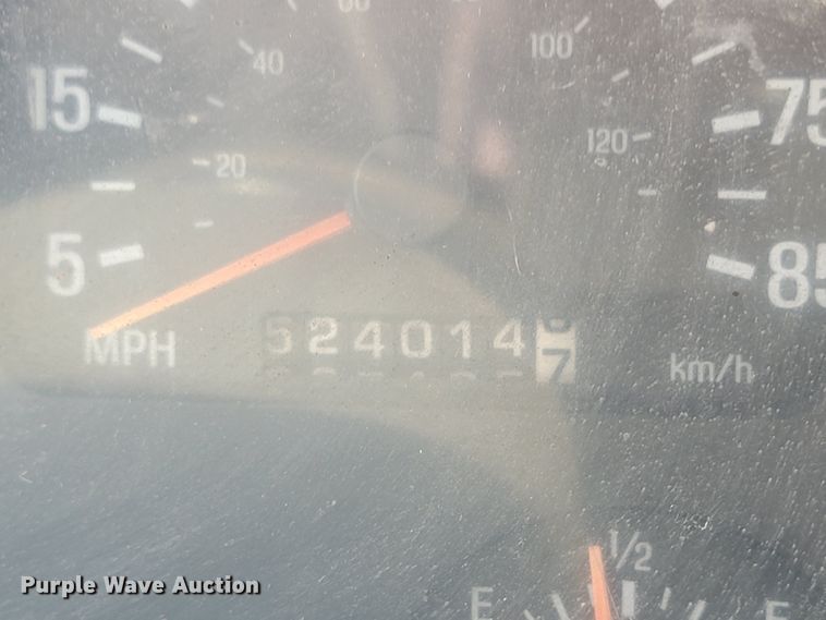 image for item ML9292 1999  Sterling LT9501  oil distributor truck