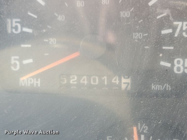 image for item ML9292 1999  Sterling LT9501  oil distributor truck