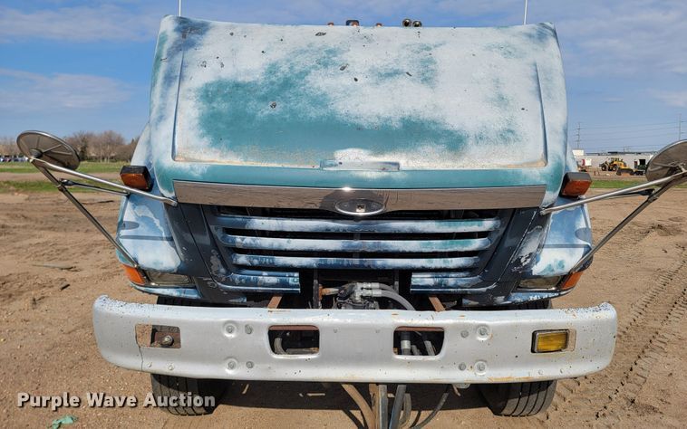 image for item ML9292 1999  Sterling LT9501  oil distributor truck