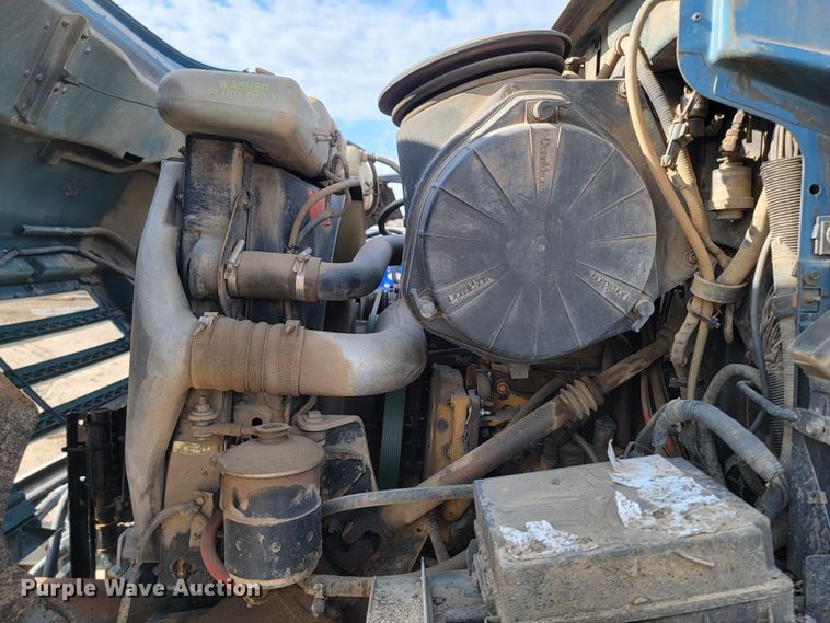 image for item ML9292 1999  Sterling LT9501  oil distributor truck