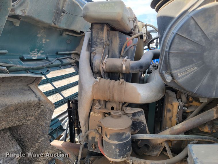 image for item ML9292 1999  Sterling LT9501  oil distributor truck