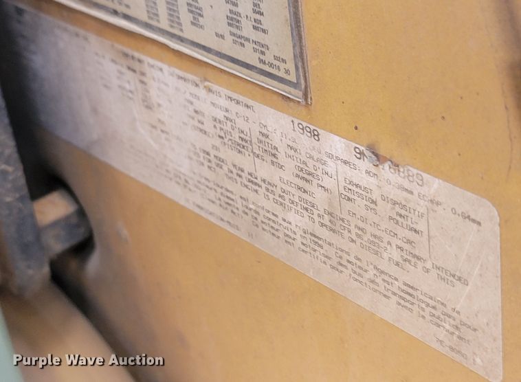 image for item ML9292 1999  Sterling LT9501  oil distributor truck