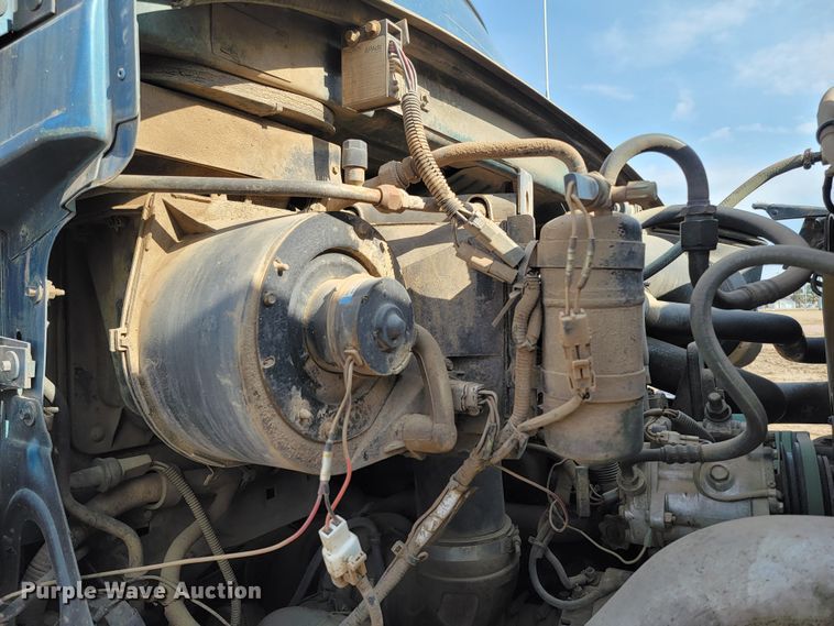 image for item ML9292 1999  Sterling LT9501  oil distributor truck