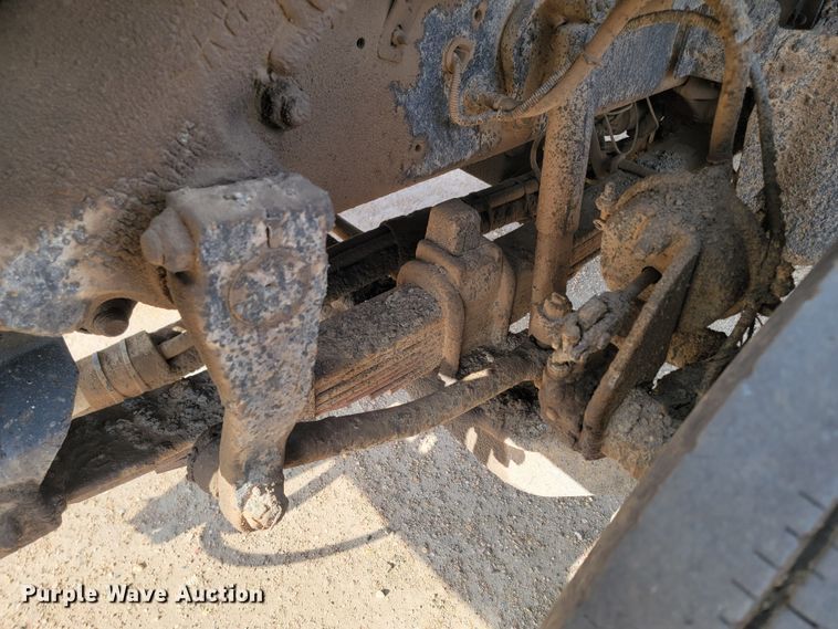 image for item ML9292 1999  Sterling LT9501  oil distributor truck