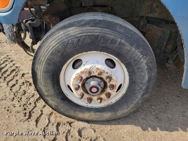 image for item ML9292 1999  Sterling LT9501  oil distributor truck