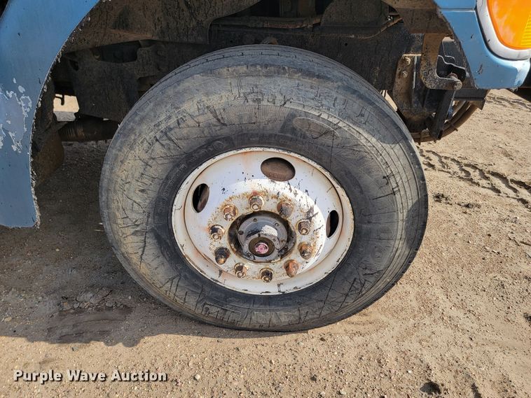 image for item ML9292 1999  Sterling LT9501  oil distributor truck