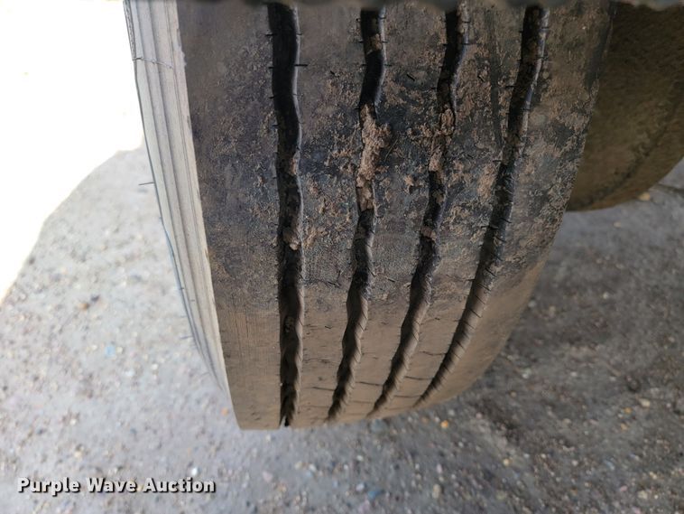 image for item ML9292 1999  Sterling LT9501  oil distributor truck