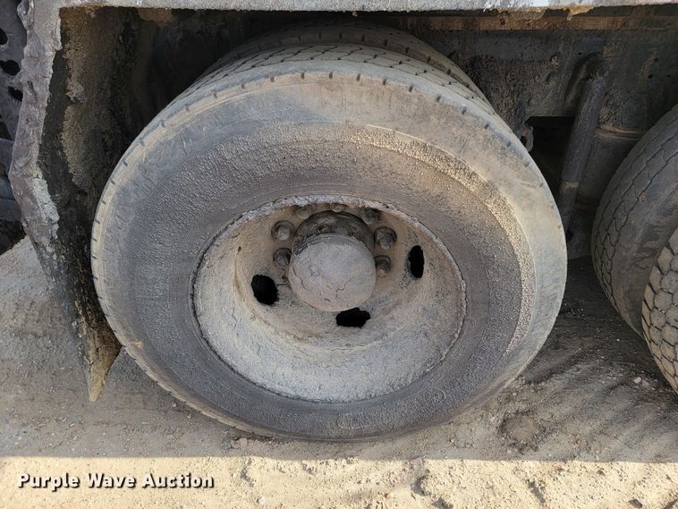 image for item ML9292 1999  Sterling LT9501  oil distributor truck