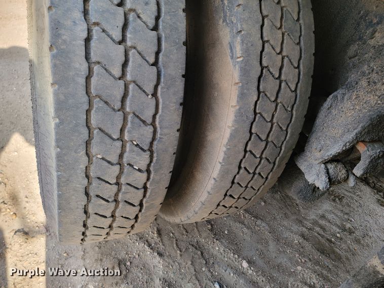 image for item ML9292 1999  Sterling LT9501  oil distributor truck