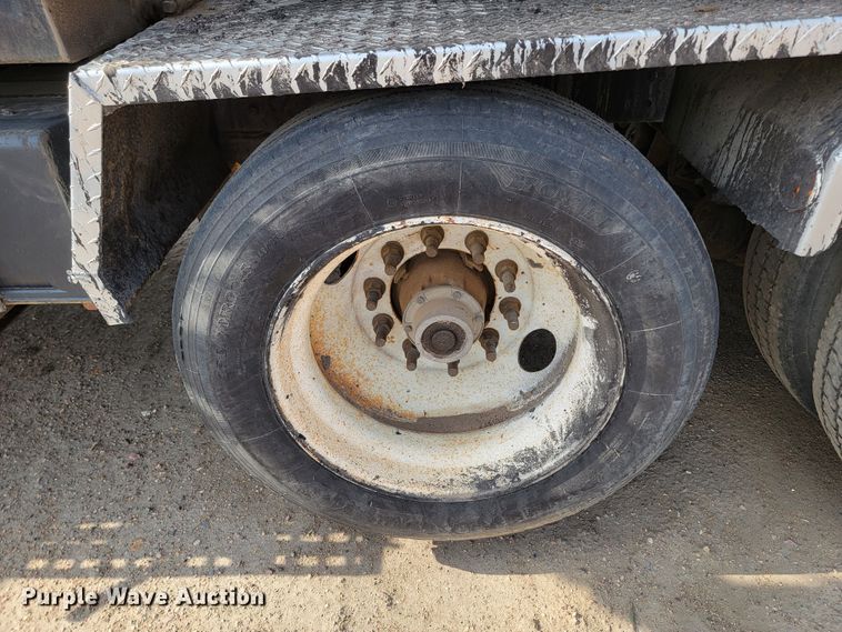 image for item ML9292 1999  Sterling LT9501  oil distributor truck