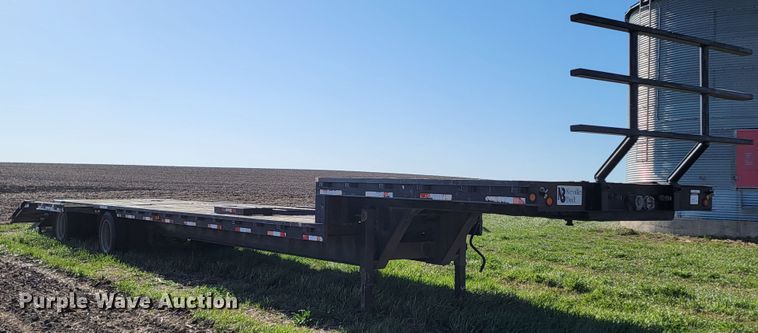 image for item ML9310 2003 Neville  drop deck equipment trailer