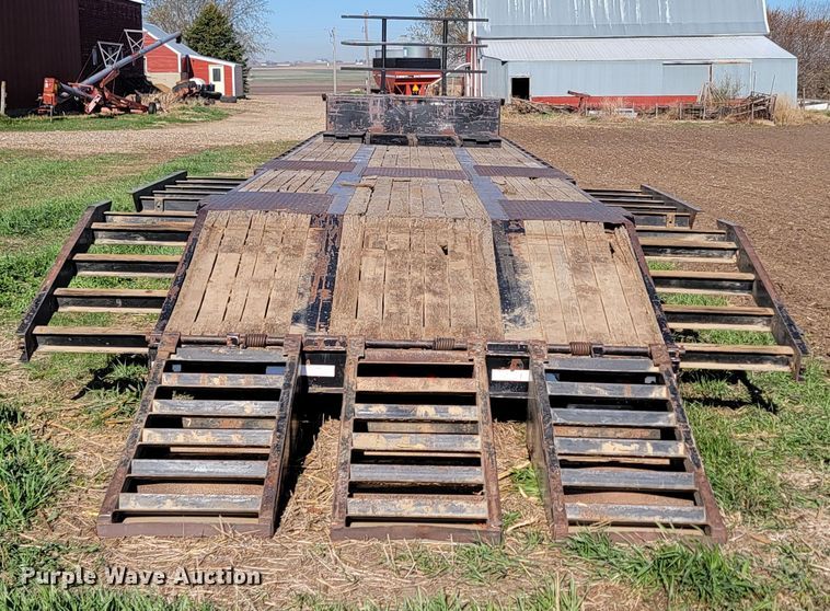 image for item ML9310 2003 Neville  drop deck equipment trailer