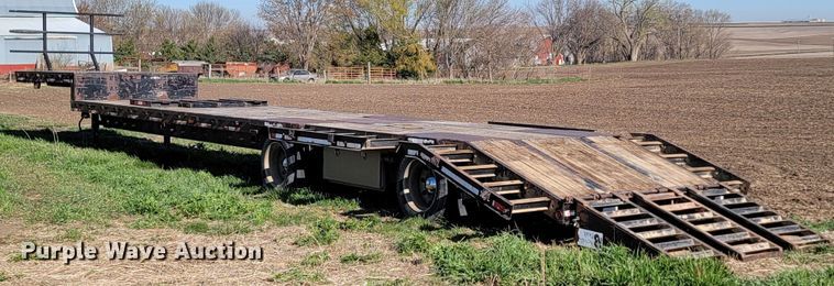 image for item ML9310 2003 Neville  drop deck equipment trailer