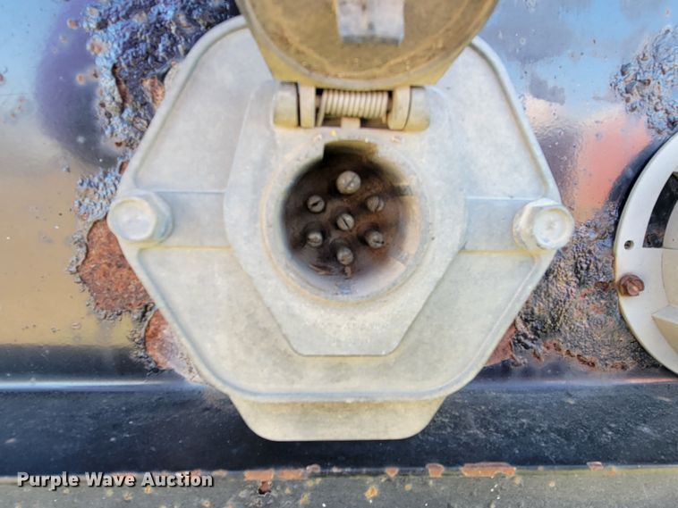 image for item ML9310 2003 Neville  drop deck equipment trailer