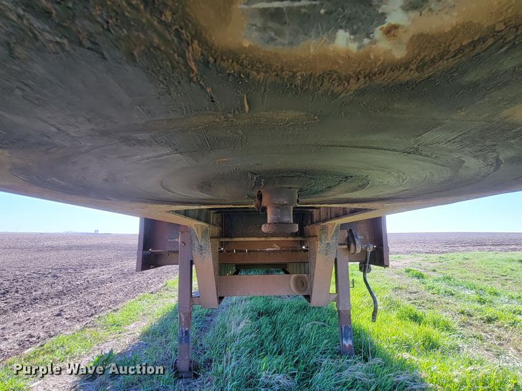 image for item ML9310 2003 Neville  drop deck equipment trailer