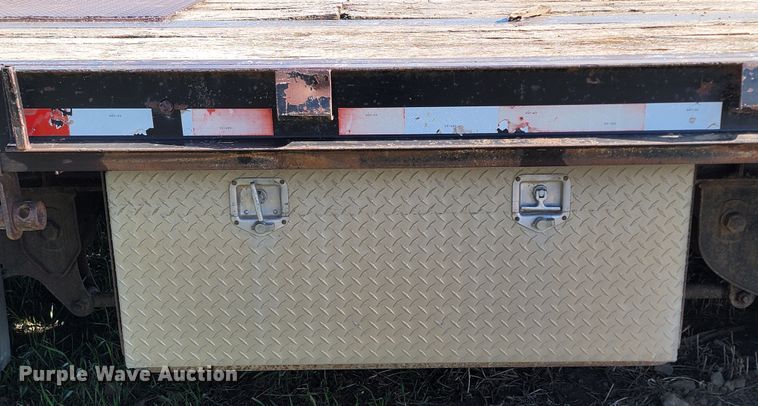 image for item ML9310 2003 Neville  drop deck equipment trailer