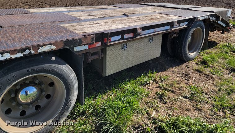 image for item ML9310 2003 Neville  drop deck equipment trailer