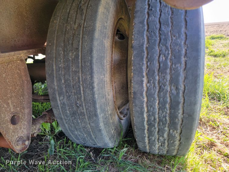 image for item ML9310 2003 Neville  drop deck equipment trailer