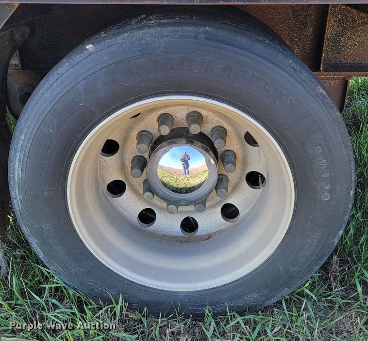 image for item ML9310 2003 Neville  drop deck equipment trailer