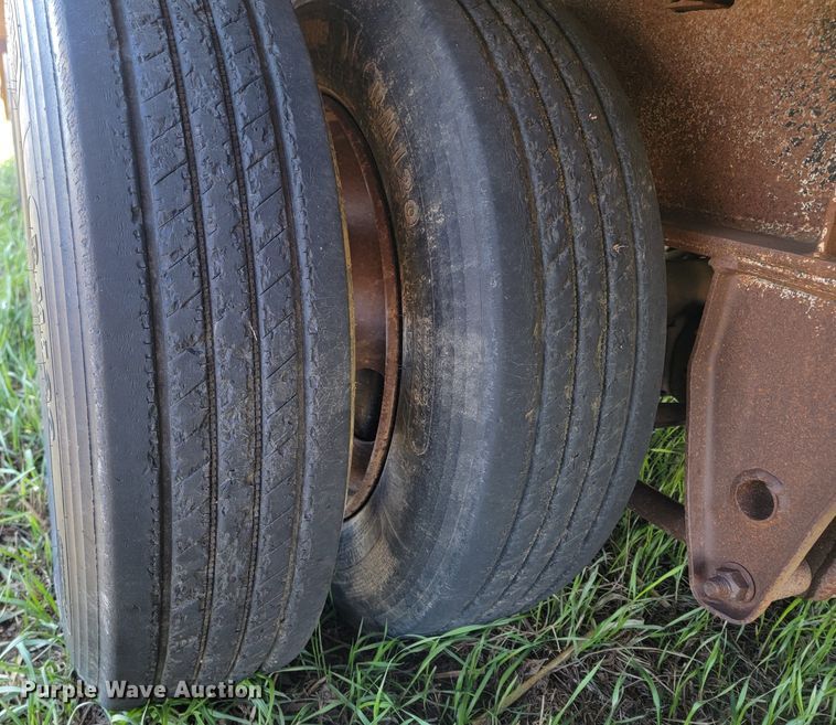 image for item ML9310 2003 Neville  drop deck equipment trailer