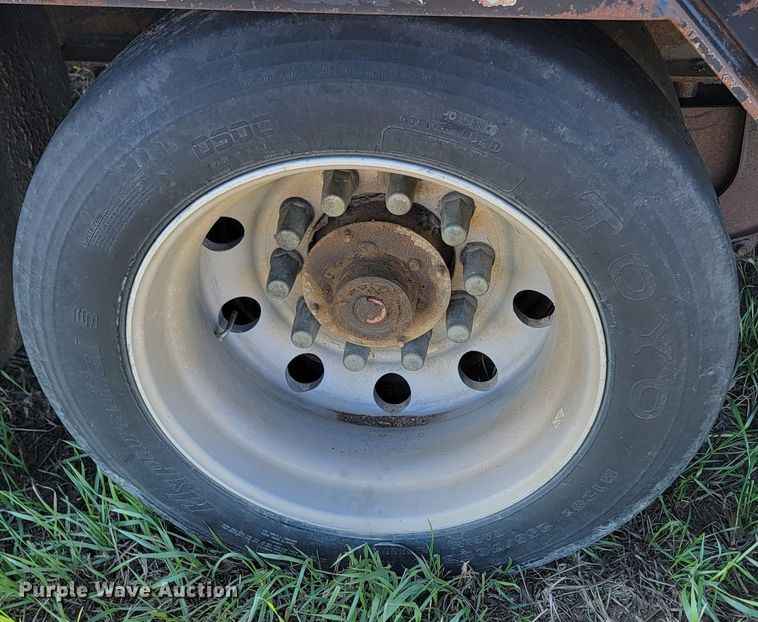 image for item ML9310 2003 Neville  drop deck equipment trailer