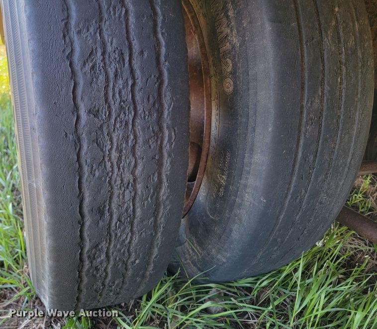 image for item ML9310 2003 Neville  drop deck equipment trailer