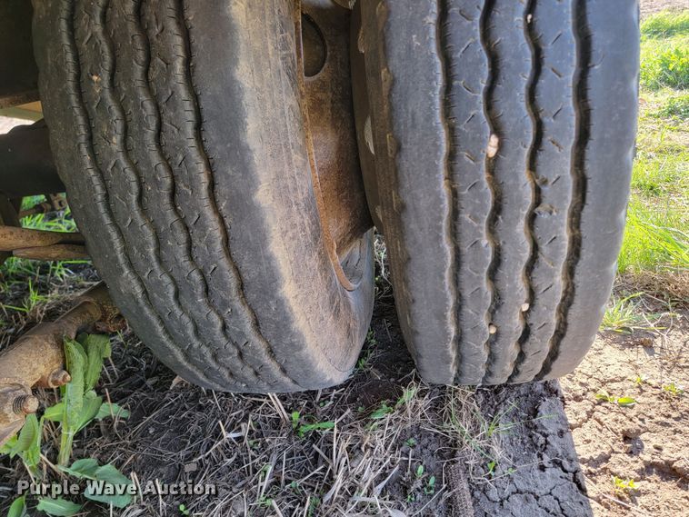 image for item ML9310 2003 Neville  drop deck equipment trailer