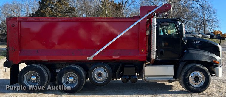 image for item MM9278 2015 Caterpillar CT660  dump truck