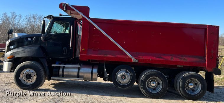 image for item MM9278 2015 Caterpillar CT660  dump truck