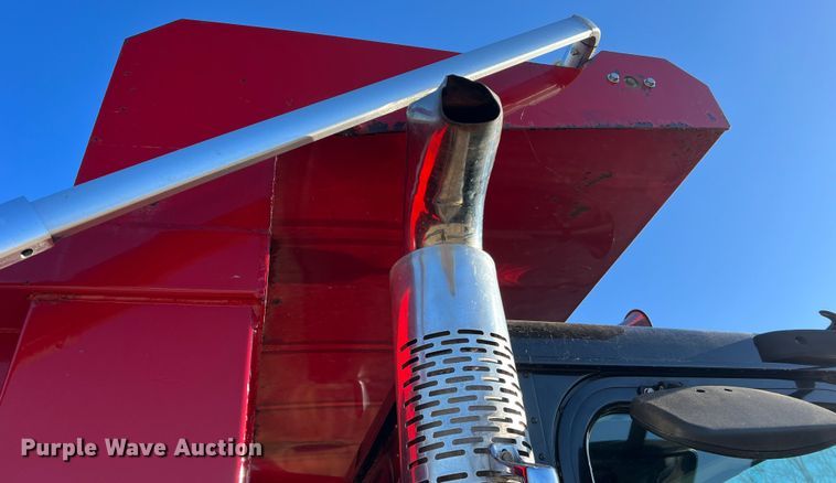 image for item MM9278 2015 Caterpillar CT660  dump truck