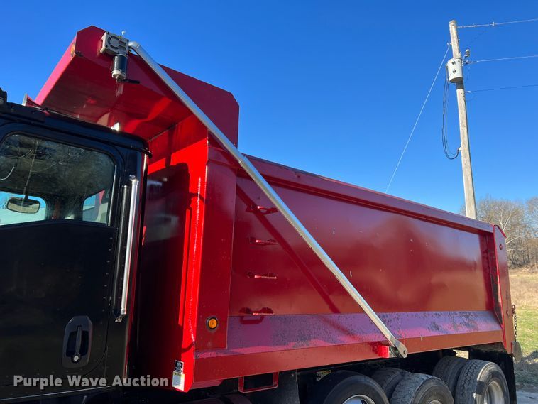 image for item MM9278 2015 Caterpillar CT660  dump truck