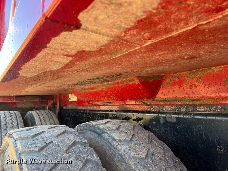 image for item MM9278 2015 Caterpillar CT660  dump truck