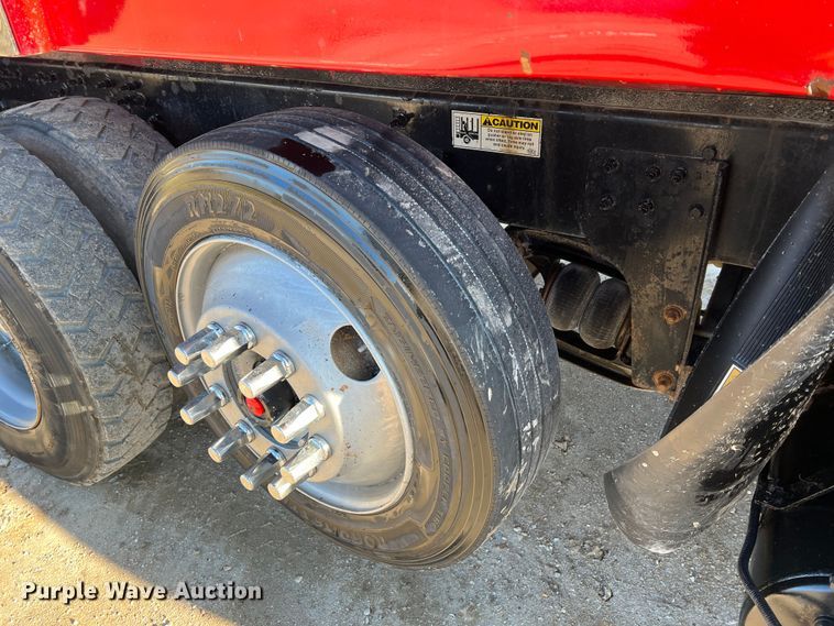 image for item MM9278 2015 Caterpillar CT660  dump truck