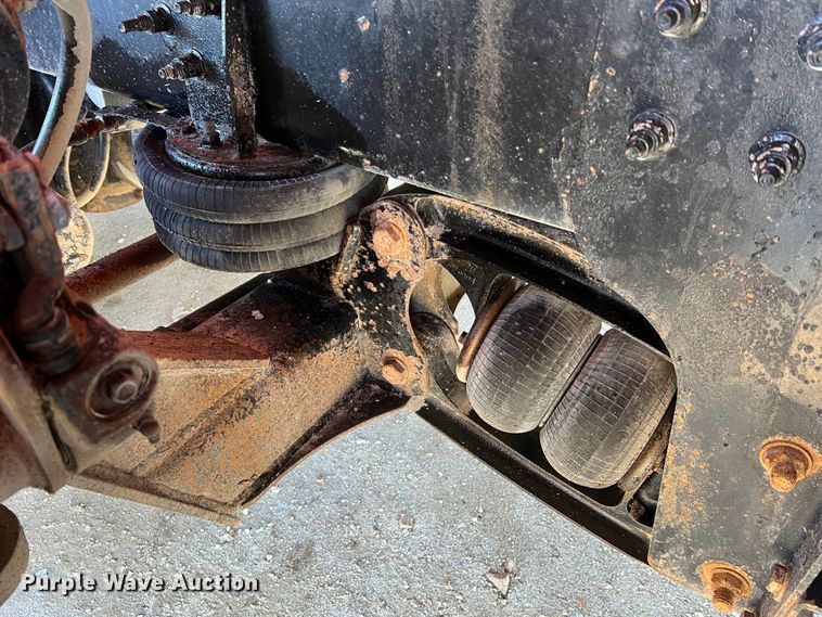 image for item MM9278 2015 Caterpillar CT660  dump truck