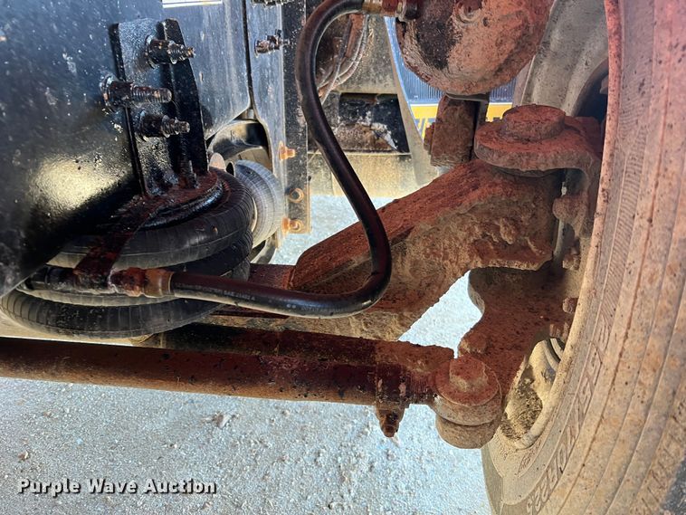 image for item MM9278 2015 Caterpillar CT660  dump truck