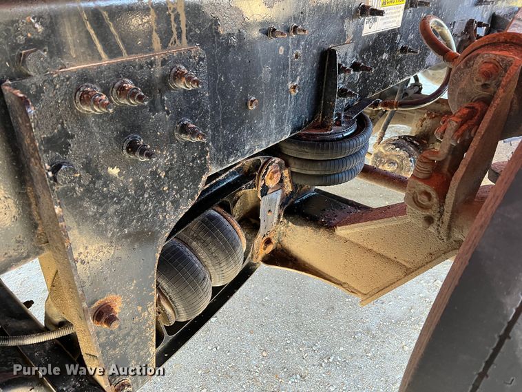 image for item MM9278 2015 Caterpillar CT660  dump truck