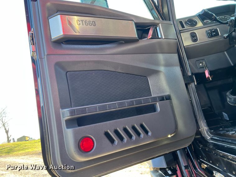 image for item MM9278 2015 Caterpillar CT660  dump truck