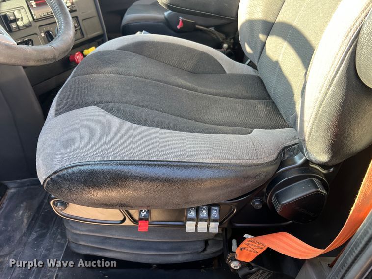 image for item MM9278 2015 Caterpillar CT660  dump truck