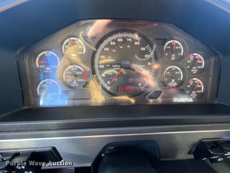 image for item MM9278 2015 Caterpillar CT660  dump truck