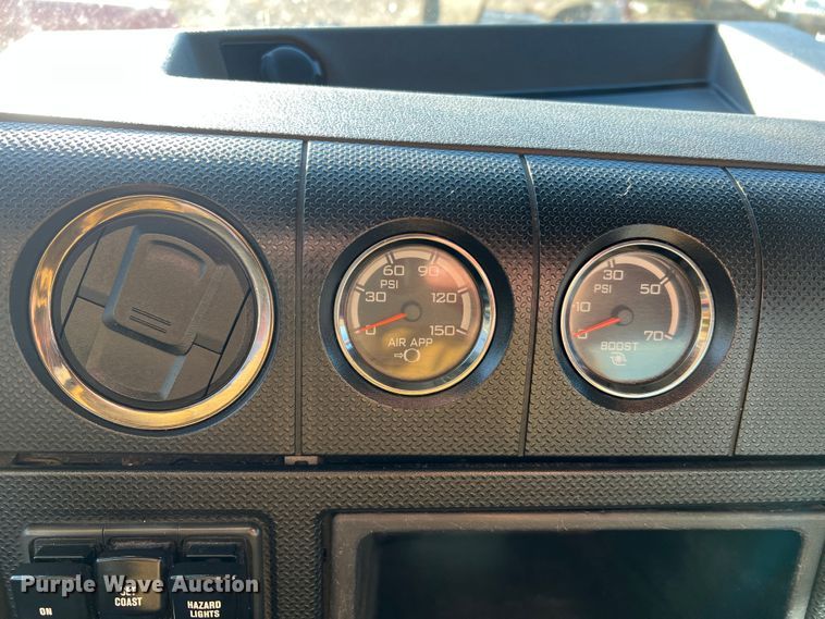 image for item MM9278 2015 Caterpillar CT660  dump truck