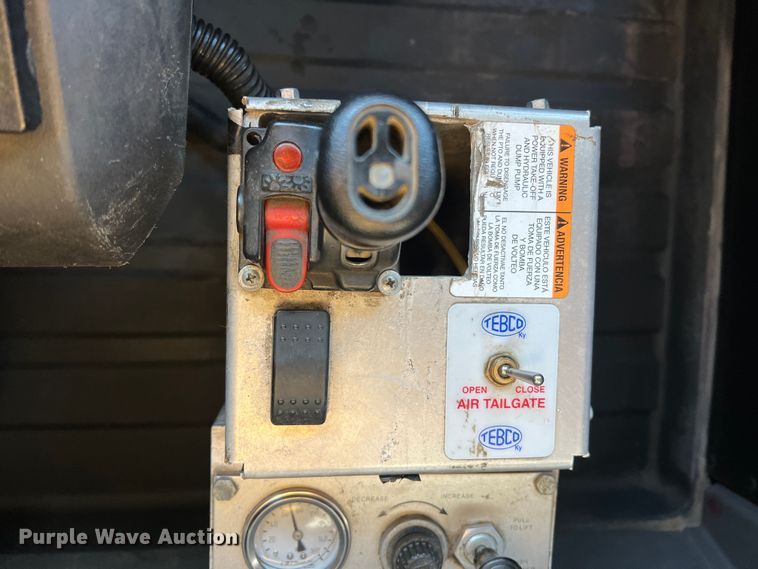 image for item MM9278 2015 Caterpillar CT660  dump truck