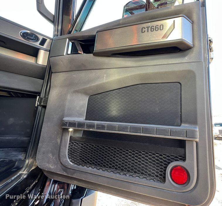 image for item MM9278 2015 Caterpillar CT660  dump truck