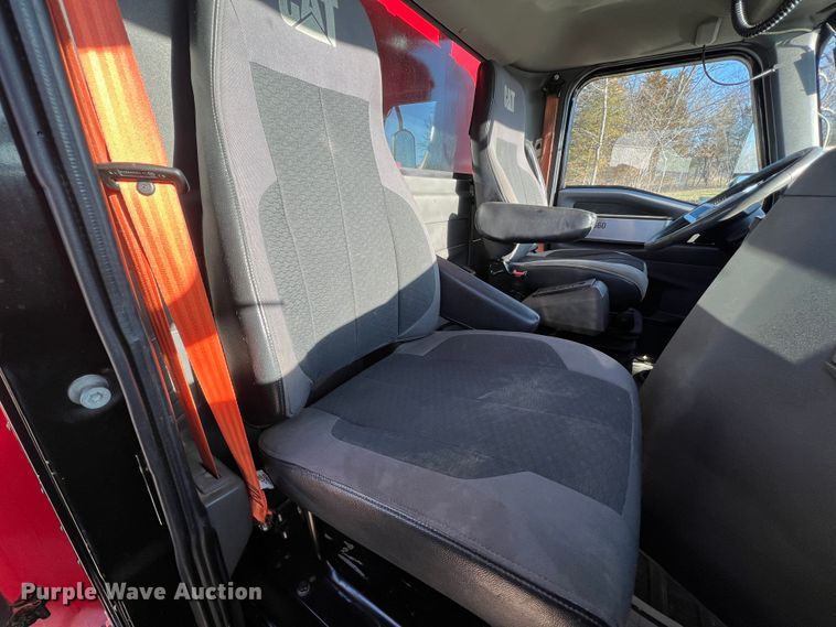 image for item MM9278 2015 Caterpillar CT660  dump truck