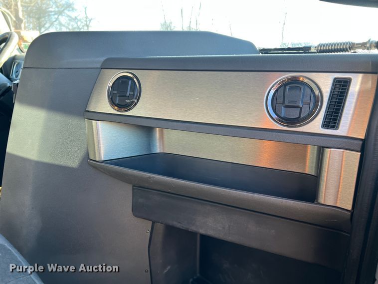 image for item MM9278 2015 Caterpillar CT660  dump truck