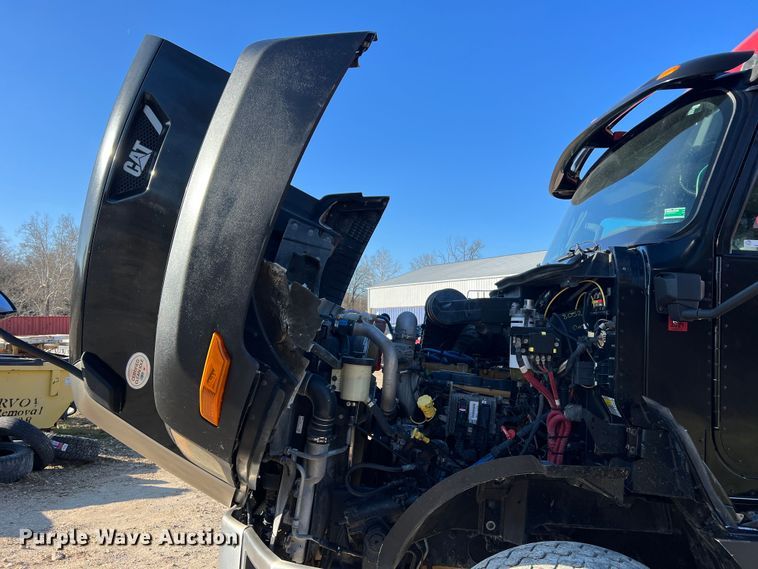 image for item MM9278 2015 Caterpillar CT660  dump truck