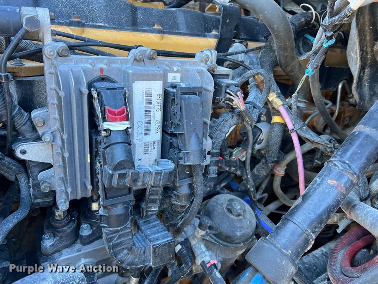 image for item MM9278 2015 Caterpillar CT660  dump truck