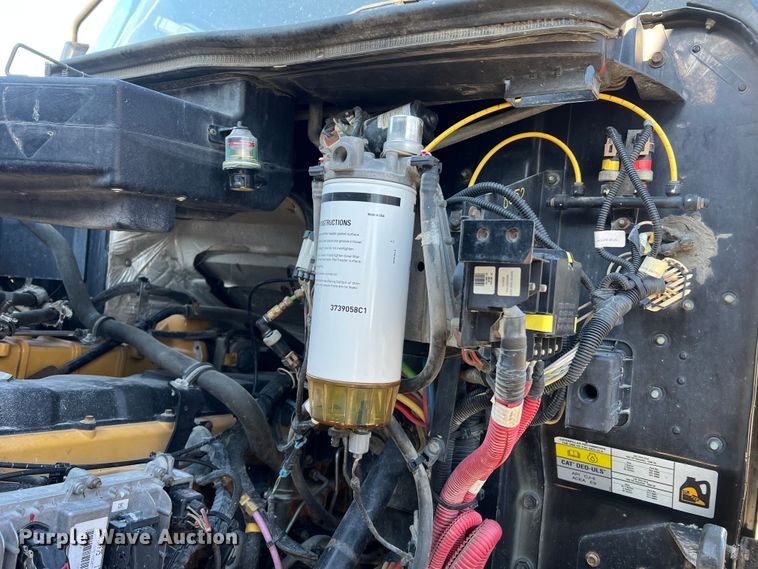 image for item MM9278 2015 Caterpillar CT660  dump truck