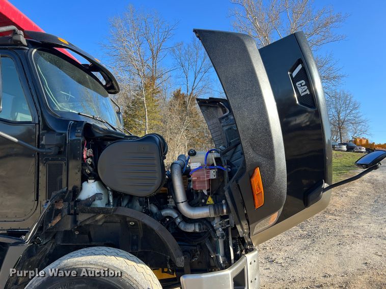 image for item MM9278 2015 Caterpillar CT660  dump truck