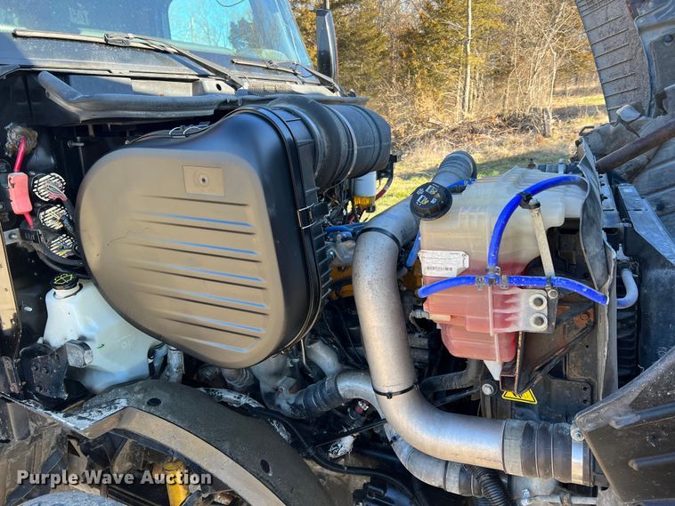 image for item MM9278 2015 Caterpillar CT660  dump truck