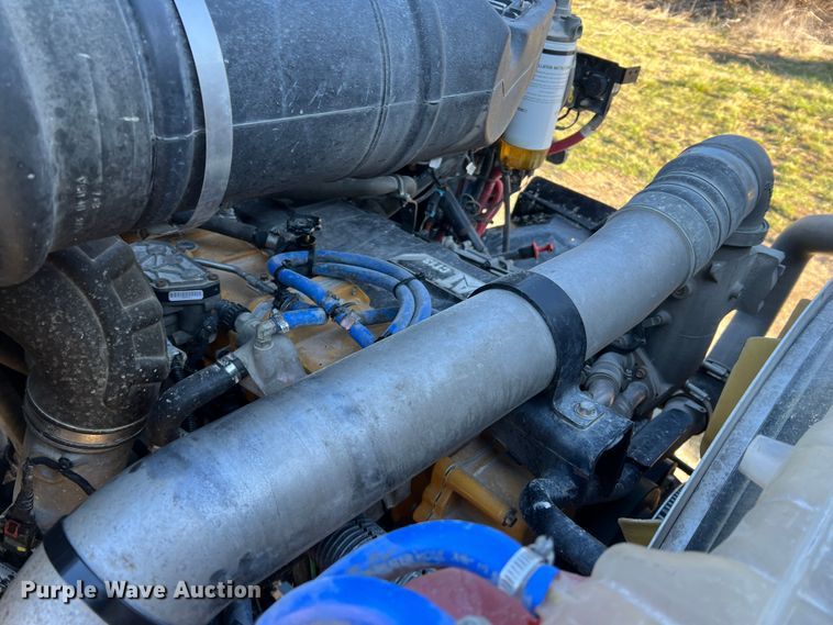 image for item MM9278 2015 Caterpillar CT660  dump truck